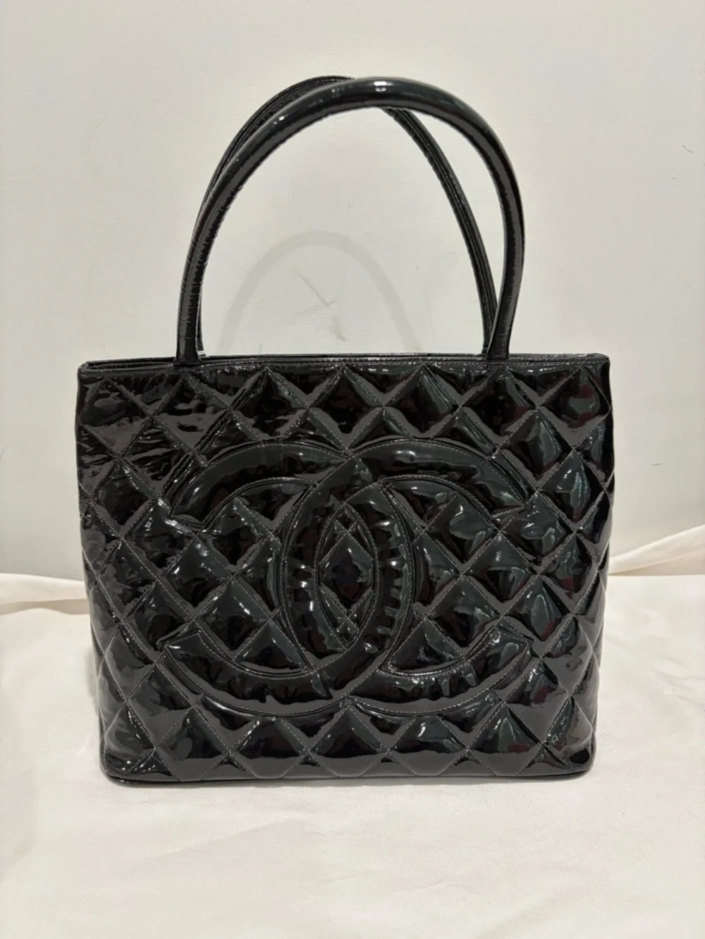 Authentic Chanel Medallion Patent Leather Tote with certificate - Picture 2 of 14